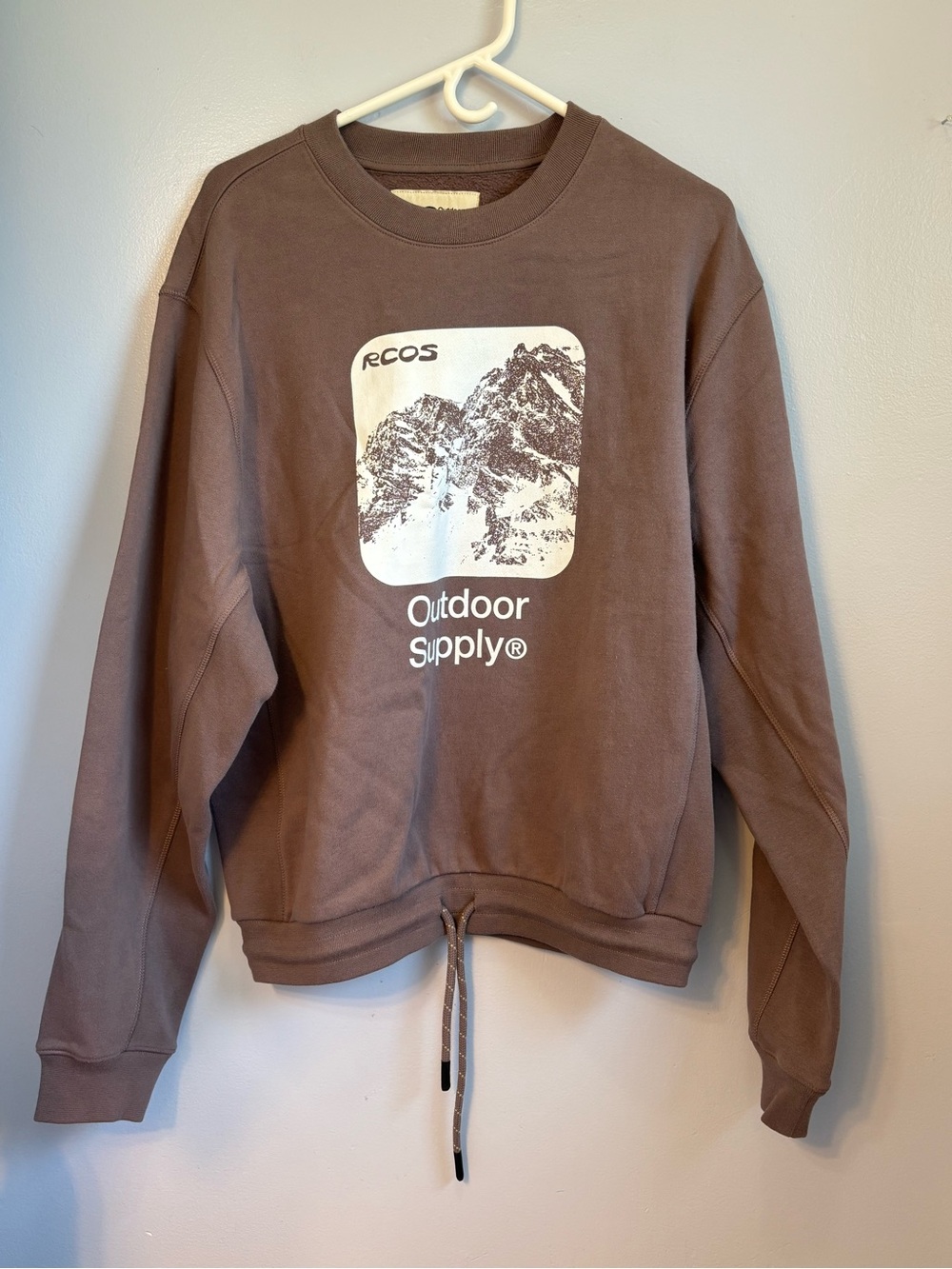 RC Outdoor Supply RCOS Mountain Graphic Crewneck Sweatshirt  Sz M. NWOT